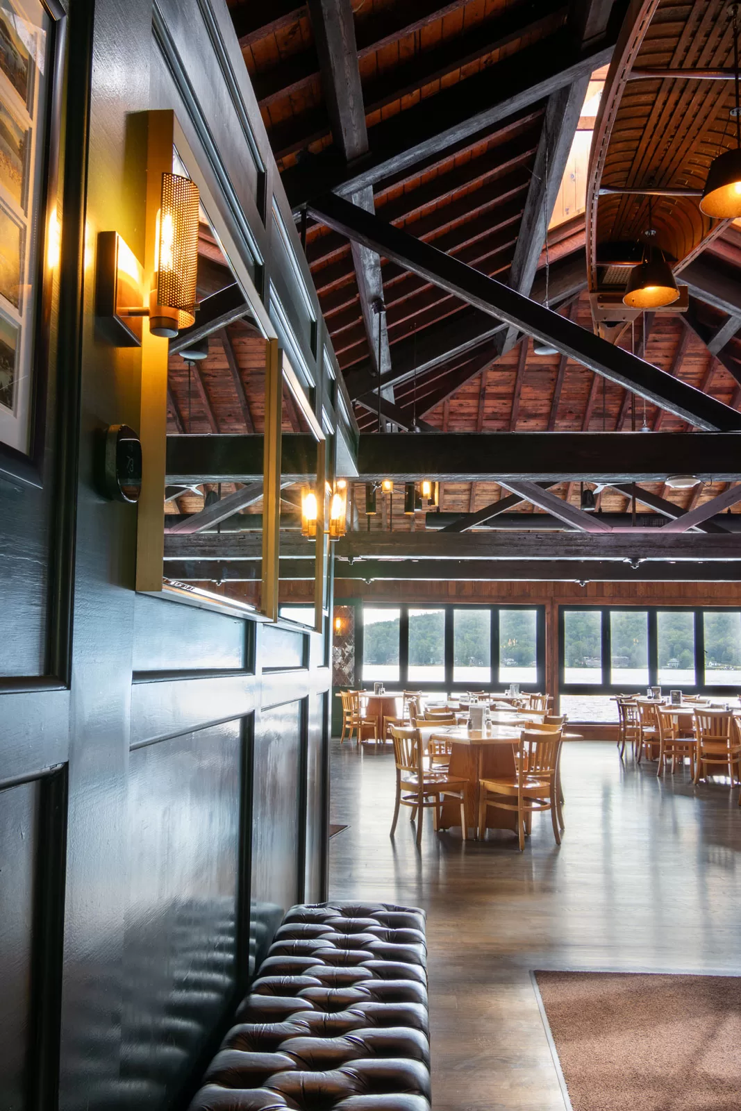 The Boathouse Restaurant interior entry waiting area. 